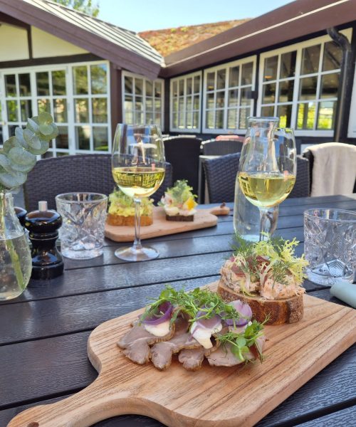 Gourmet Glamping in North Jutland. Restaurant Raalingen and Glamping Skovgaardsminde.